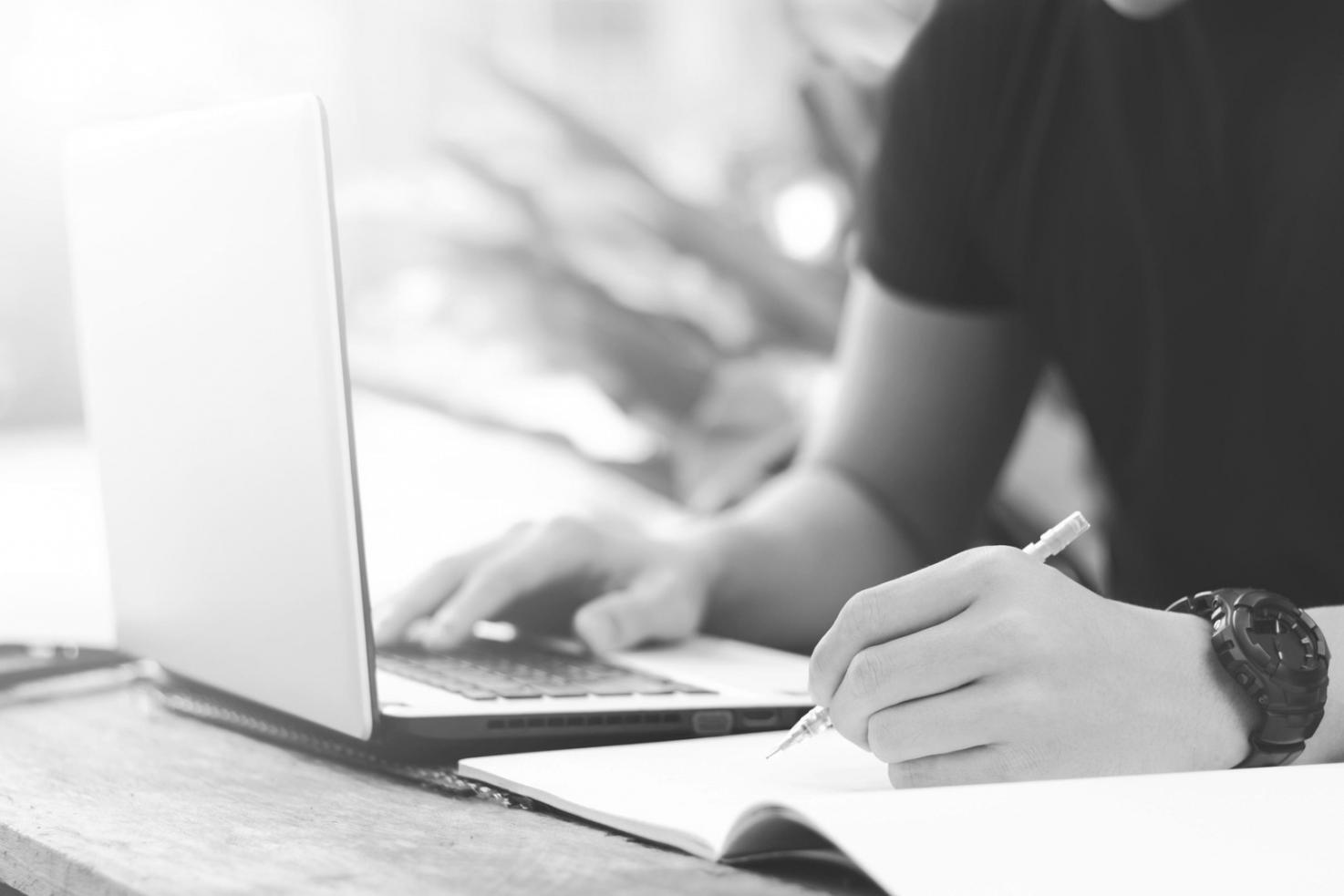 Sesión de mentoría personalizada en escritura creativa